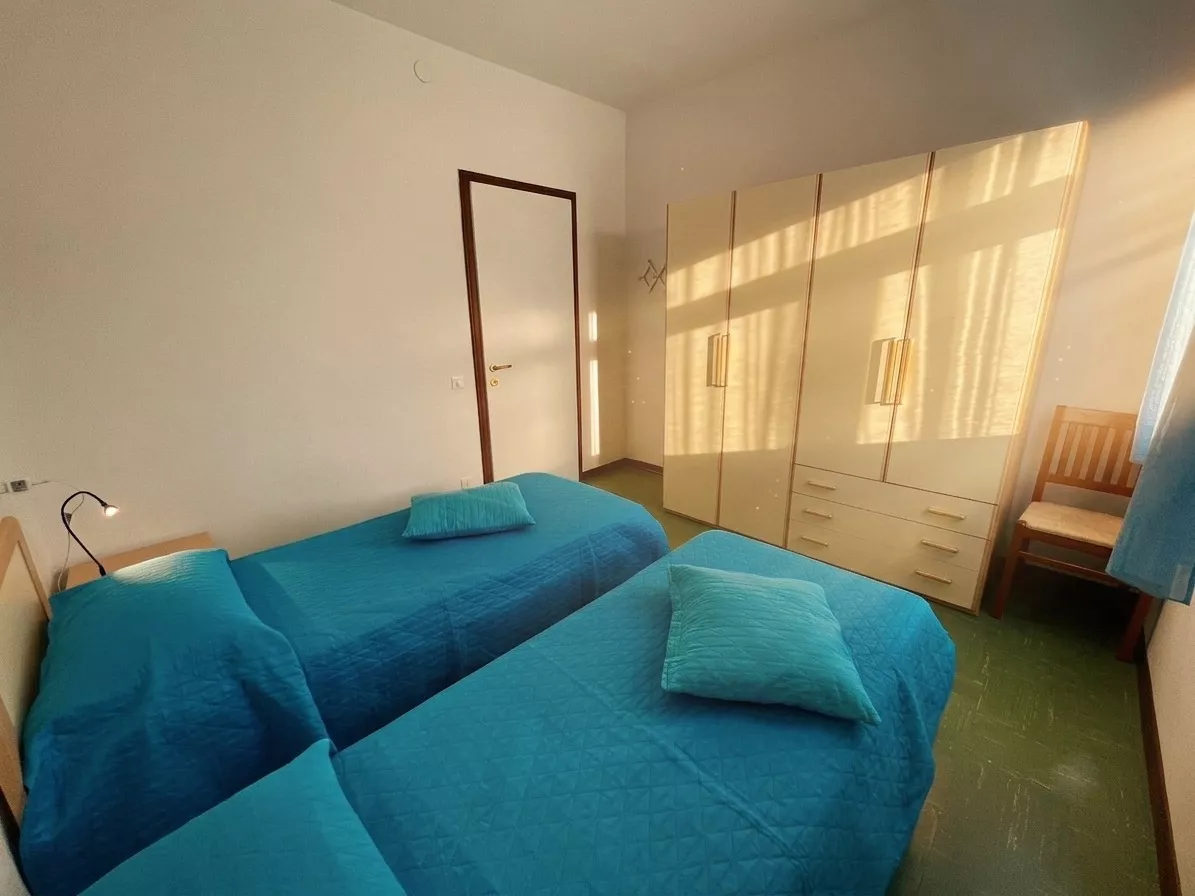 Via Vivaldi: Ampio appartamento con giardino privato, mansarda e terrazza abitabile a due passi dal mare - Foto 9