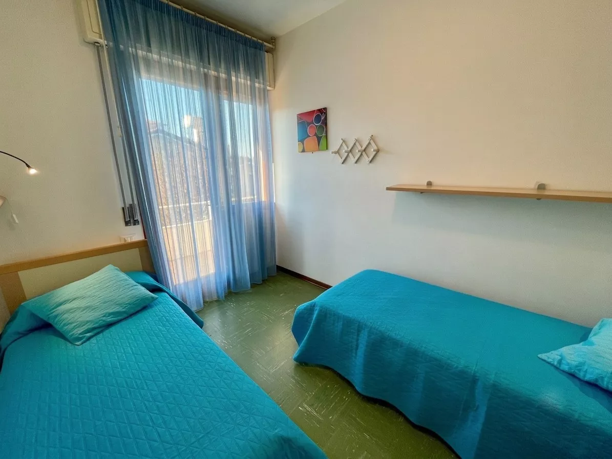Via Vivaldi: Ampio appartamento con giardino privato, mansarda e terrazza abitabile a due passi dal mare - Foto 11