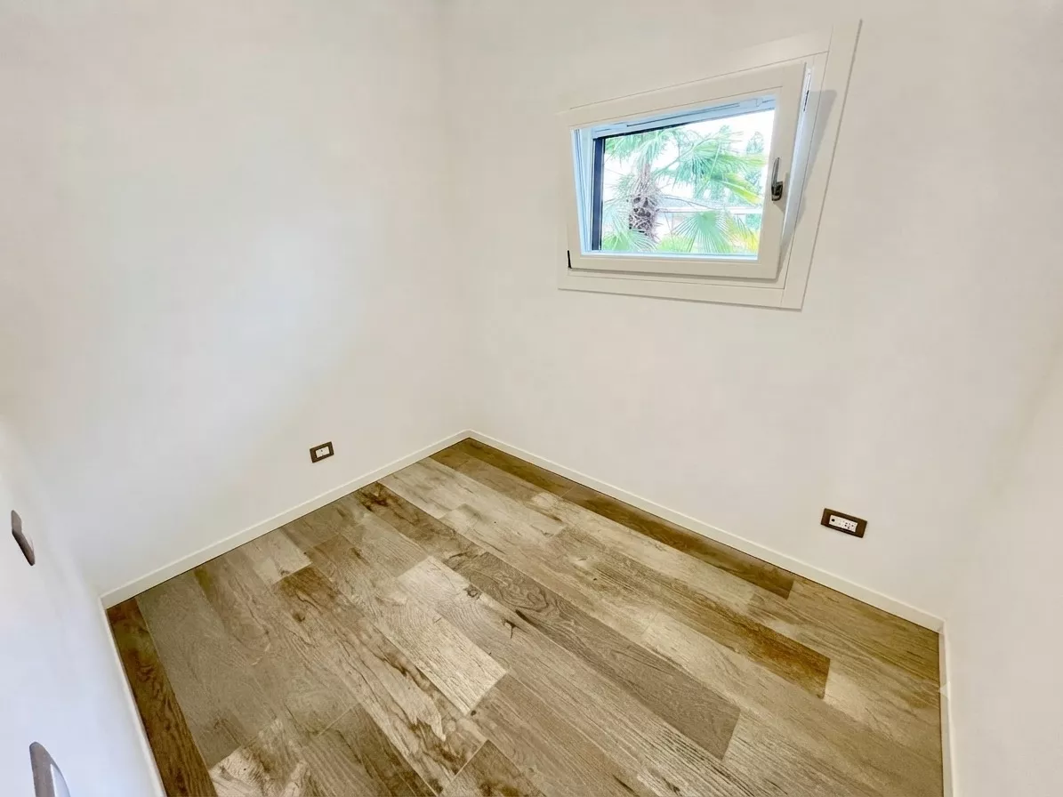 Villetta ristrutturata con piscina a due passi dal mare: eleganza e relax nel verde del Villaggio Los Nidos - Foto 15