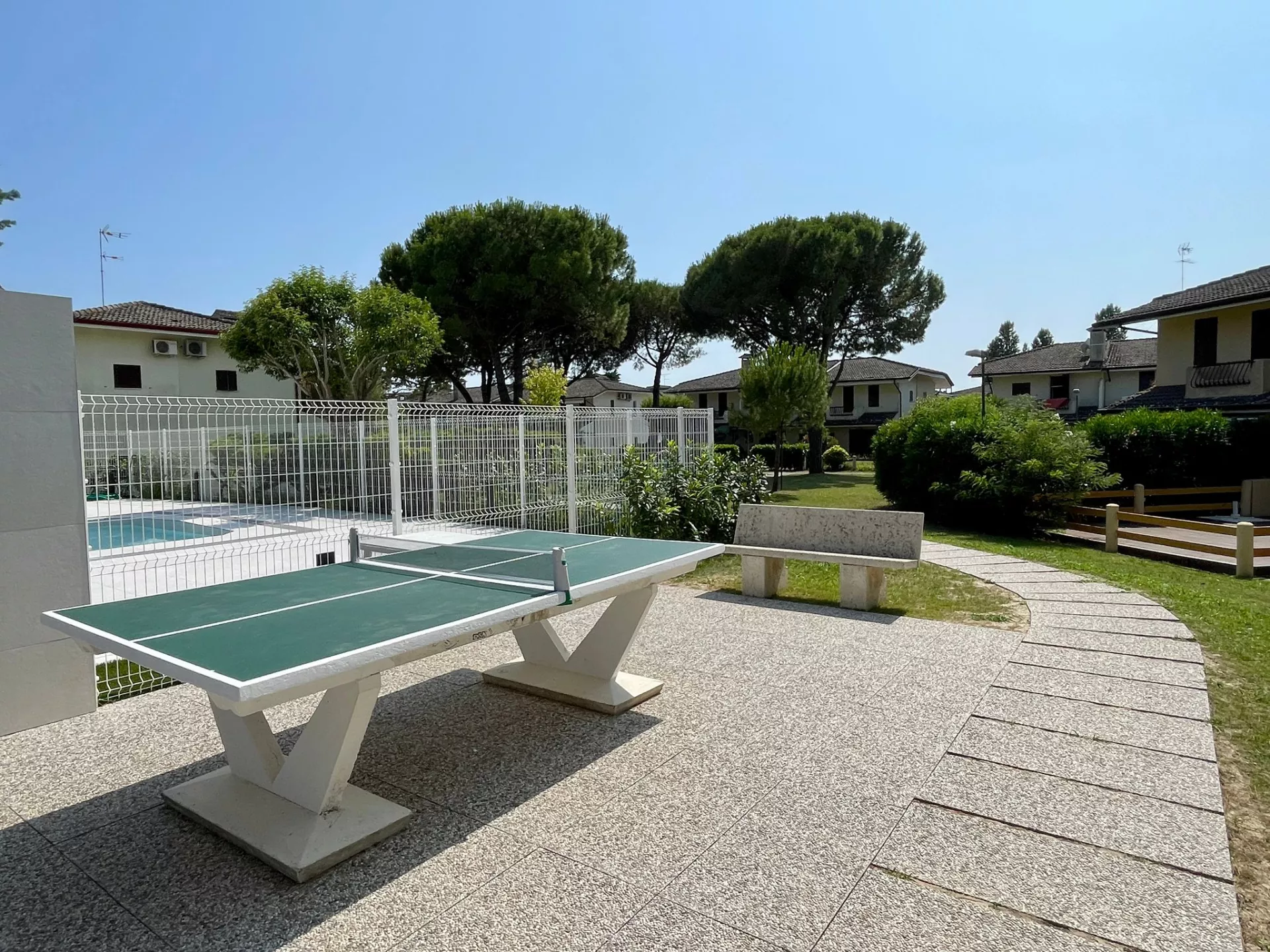 Villetta ristrutturata con piscina a due passi dal mare: eleganza e relax nel verde del Villaggio Los Nidos - Foto 21