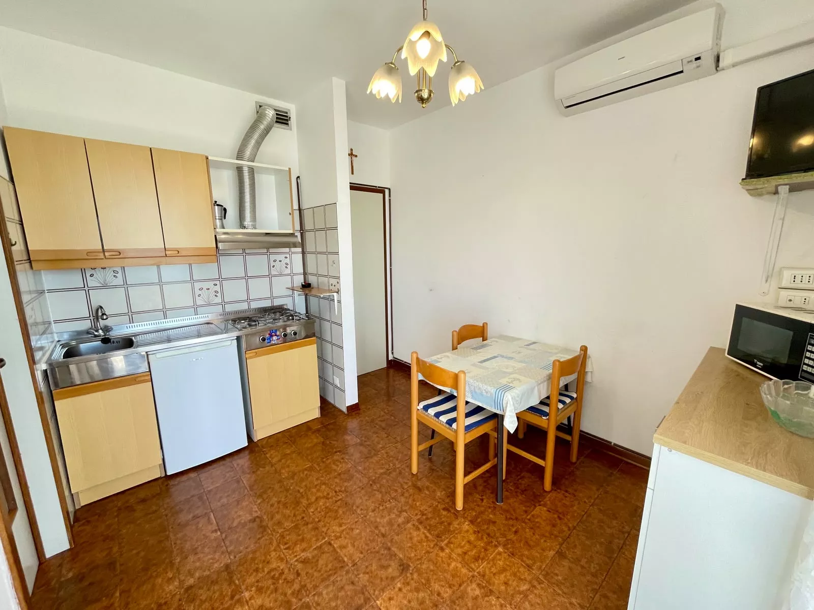 Residence La Zattera - appartamento di angolo con vista mare e piscina, a soli 50 mt dal mare - Foto 4