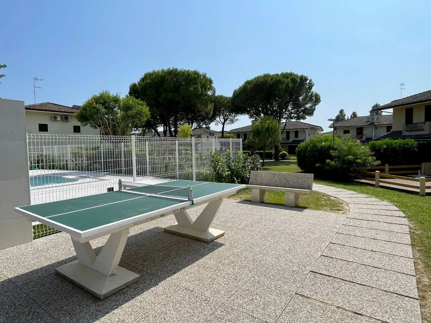 LOS NIDOS, con piscina e campo da tennis. Villetta di testa ad angolo con due camere da letto - Foto 13