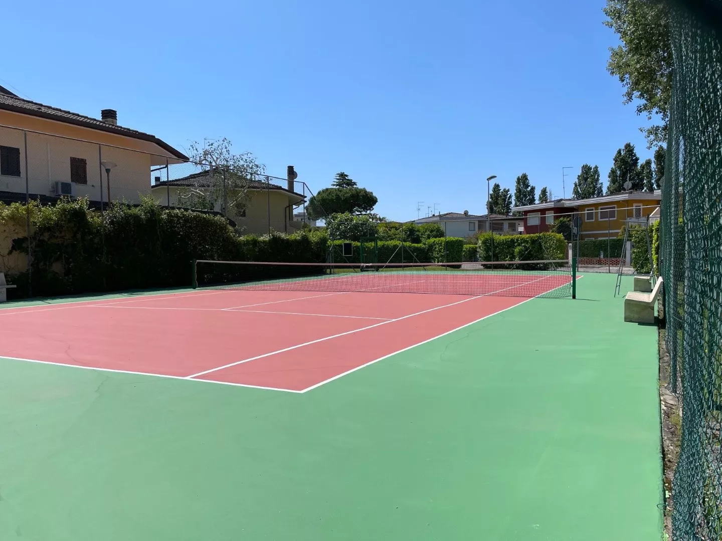 LOS NIDOS, con piscina e campo da tennis. Villetta di testa ad angolo con due camere da letto - Foto 17