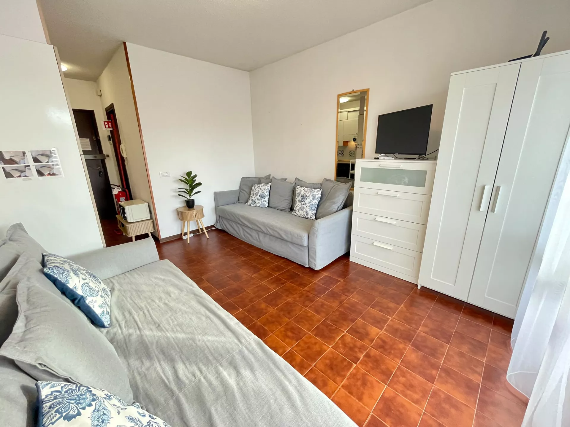 HOLIDAY - Monolocale con piscina e terrazzo abitabile nel cuore di Porto Santa Margherita - Foto 3