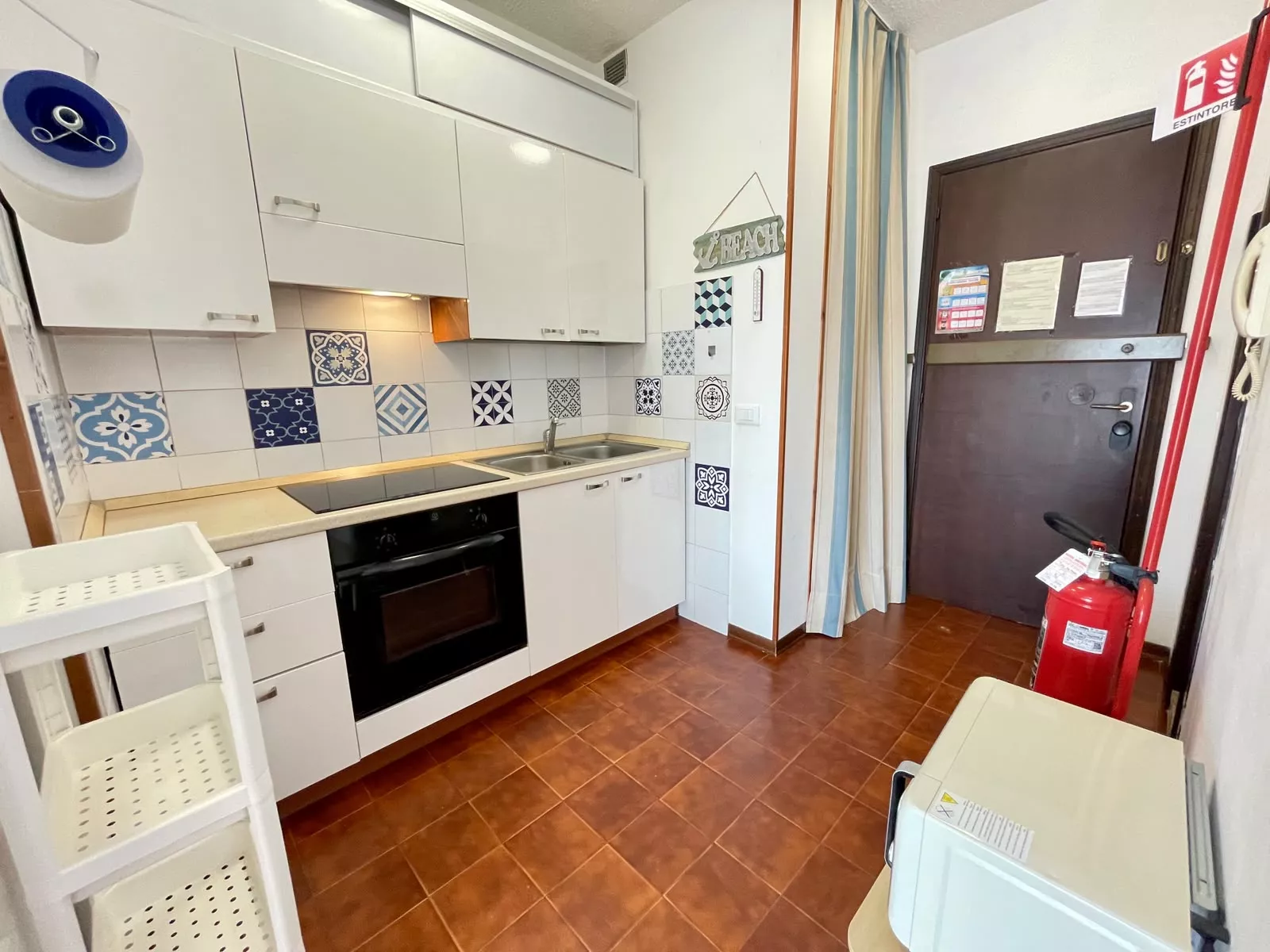 HOLIDAY - Monolocale con piscina e terrazzo abitabile nel cuore di Porto Santa Margherita - Foto 6