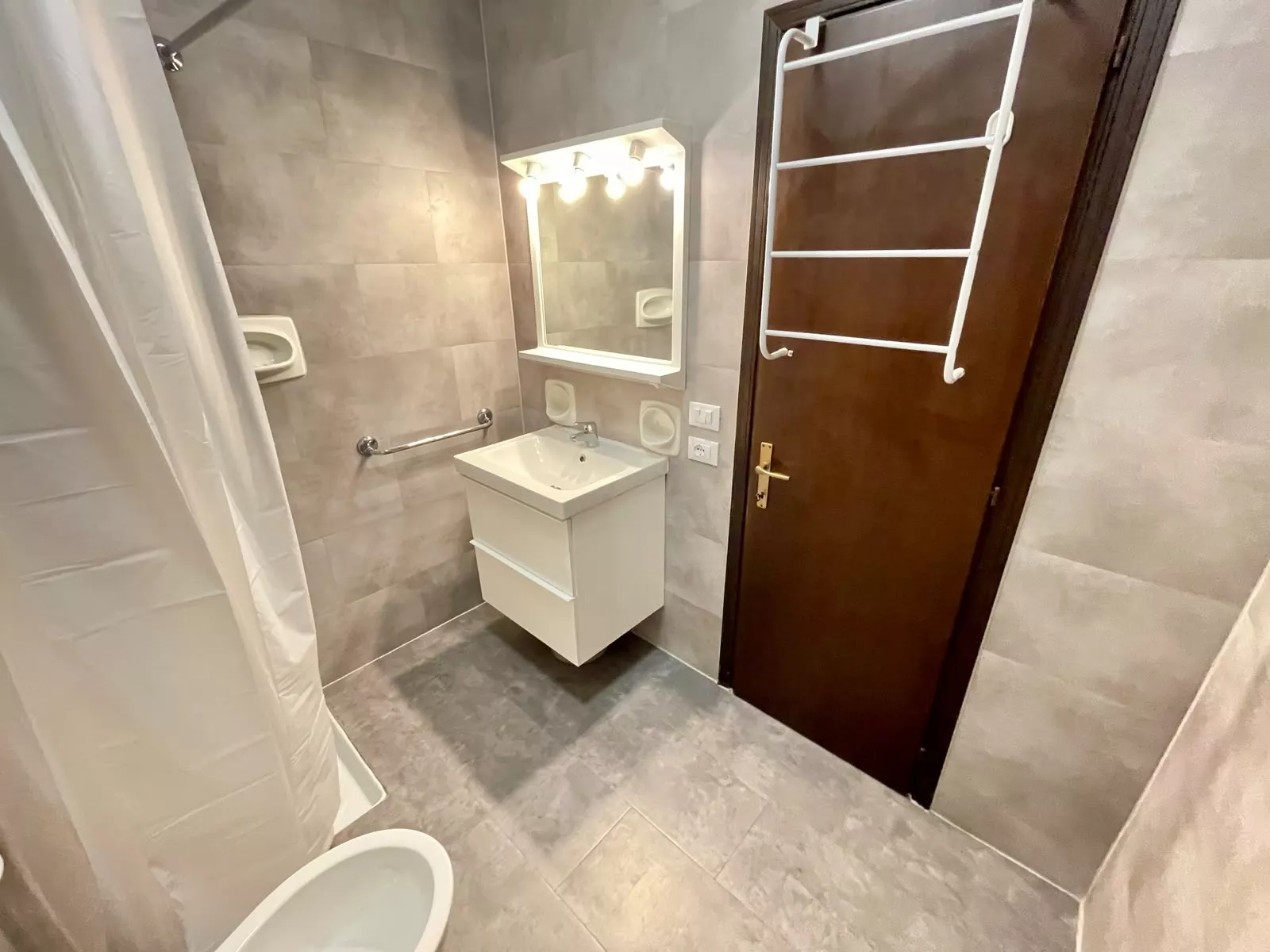 HOLIDAY - Monolocale con piscina e terrazzo abitabile nel cuore di Porto Santa Margherita - Foto 9