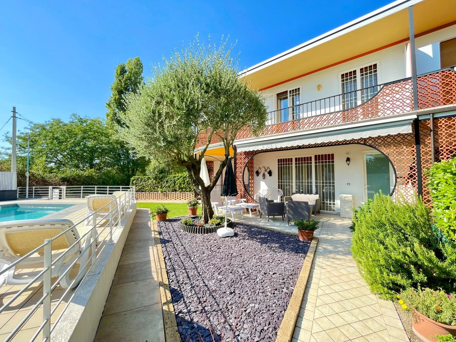 Villetta con riscaldamento, tre camere da letto e piscina, Villaggio Esagono - Foto 1