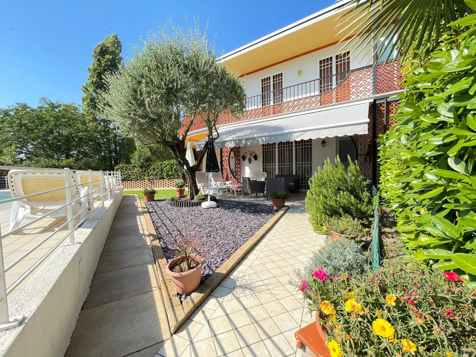 Villetta con riscaldamento, tre camere da letto e piscina, Villaggio Esagono - Foto 2