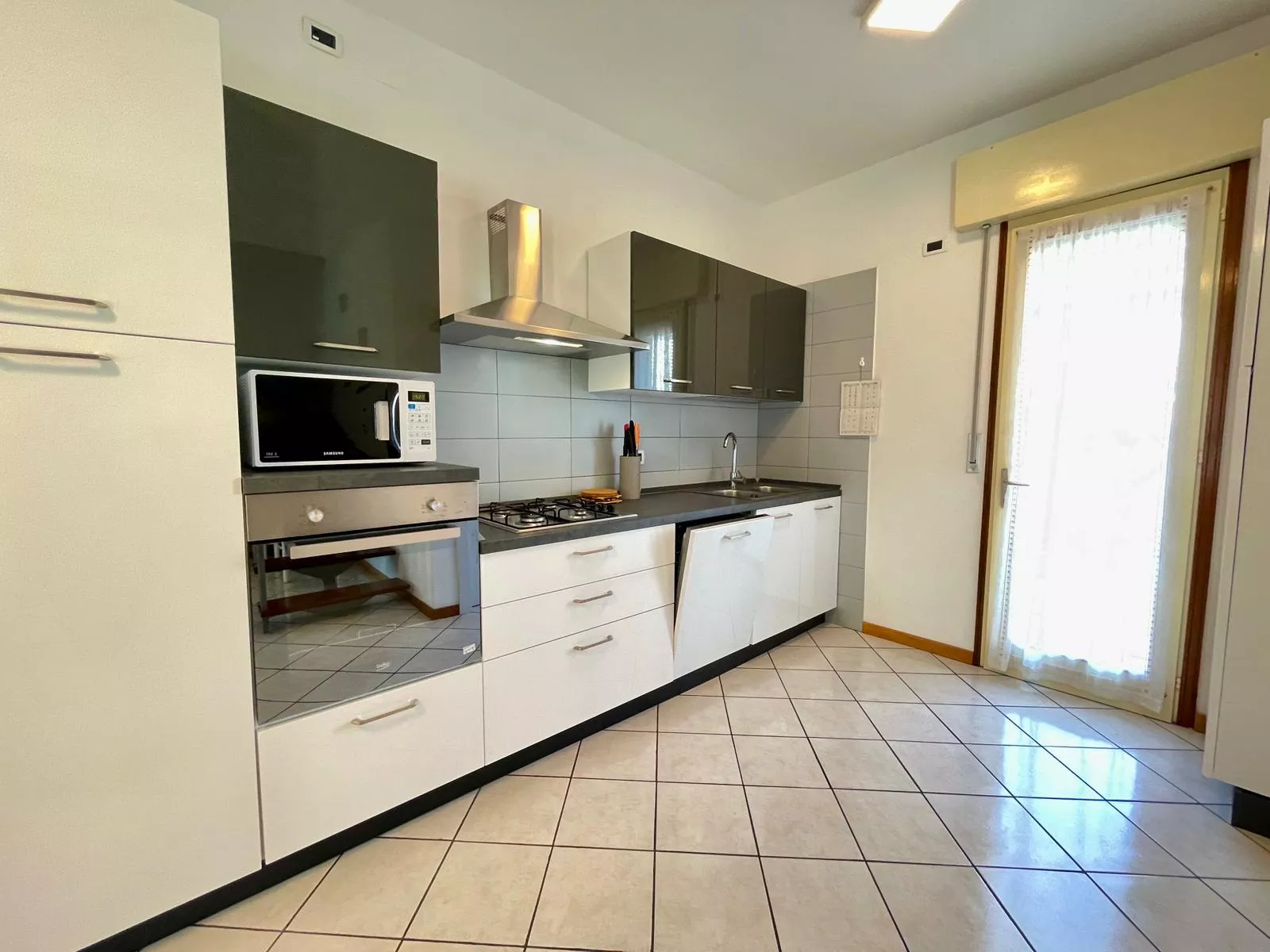 Villetta con riscaldamento, tre camere da letto e piscina, Villaggio Esagono - Foto 13