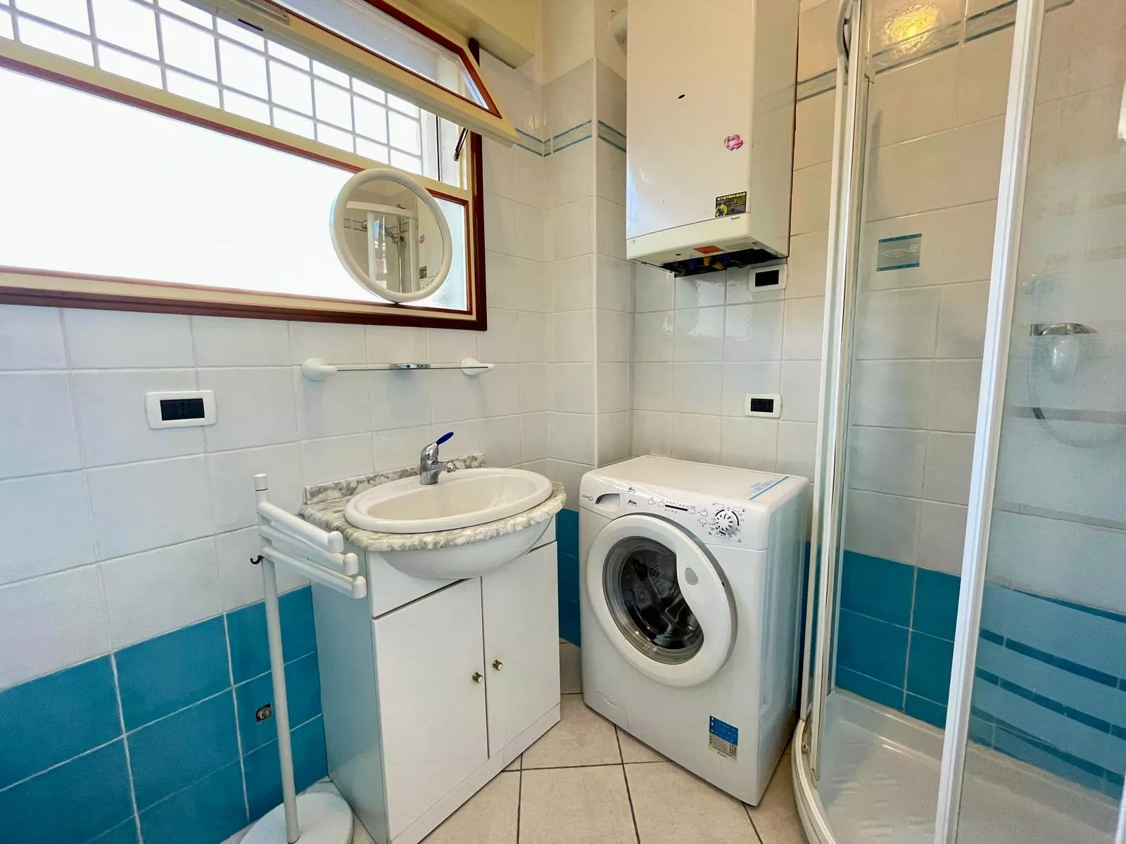 Villetta con riscaldamento, tre camere da letto e piscina, Villaggio Esagono - Foto 14